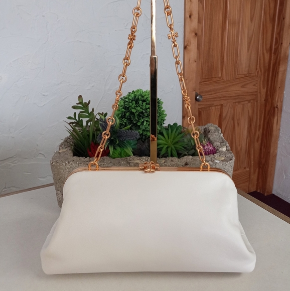 Tory Burch Cleo Shoulder Bag in New Ivory, Large size Frame bag. - Picture 7 of 16